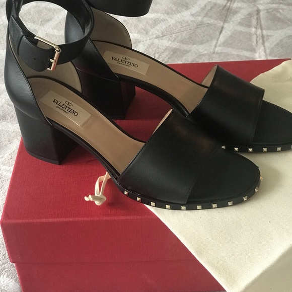 Valentino Garavani Rock Stud Sandal 39 - Picture 2 of 5